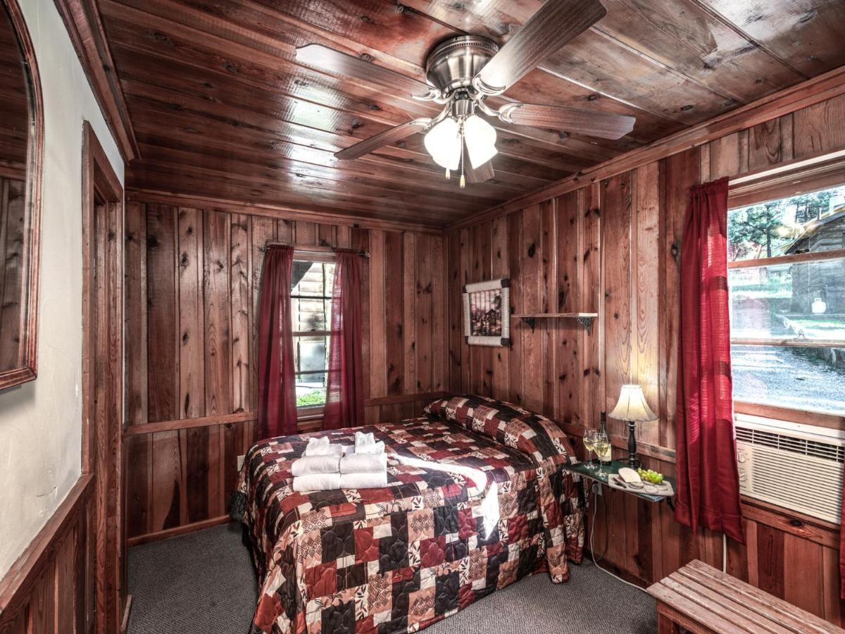 Apache Village 3, Queen Bed, Midtown, Sleeps 2 Ruidoso Exterior foto